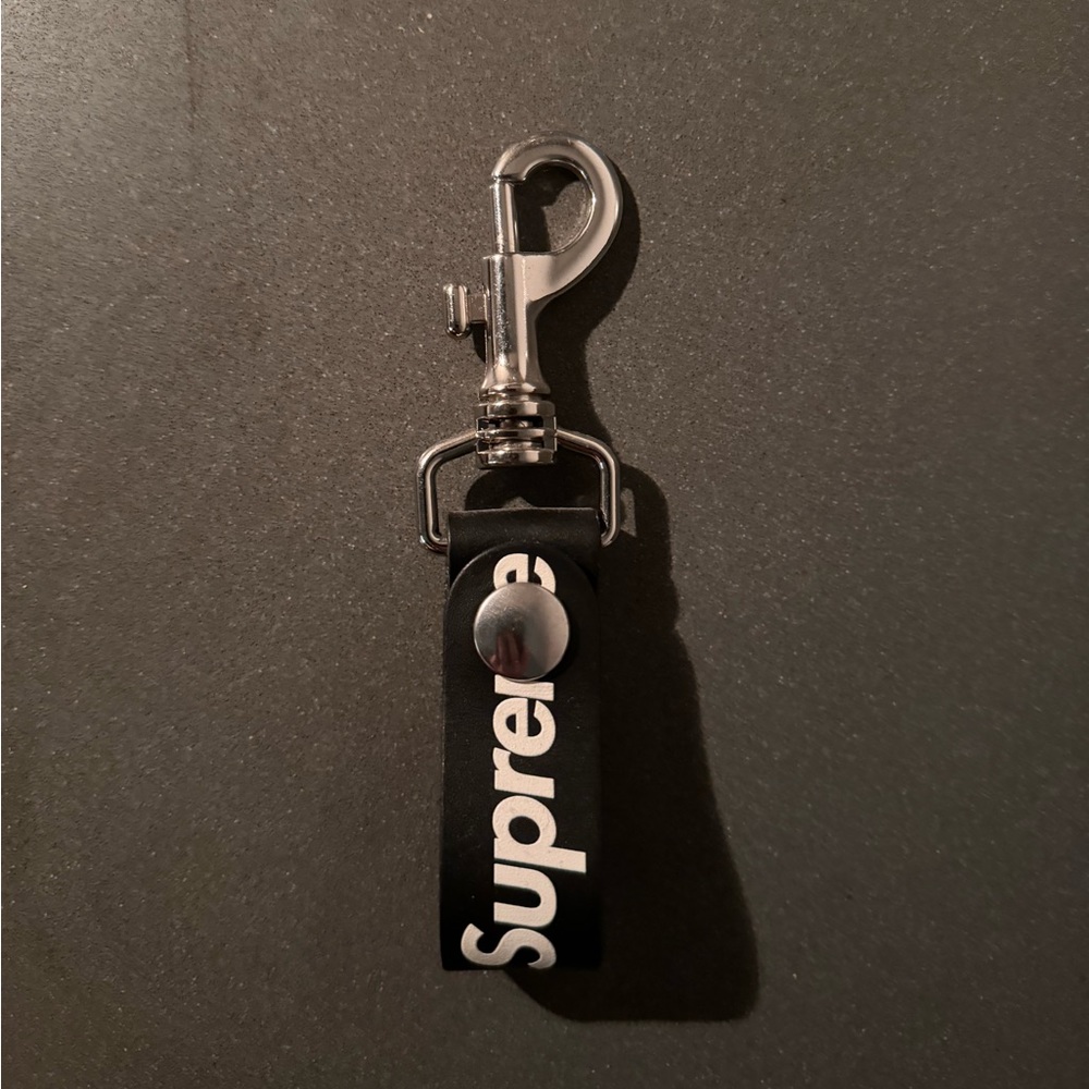 Supreme FW21 Leather Key Loop